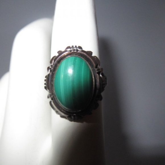 Vintage Native American Sterling Silver Green Malachite Ring 8 - Picture 2 of 12